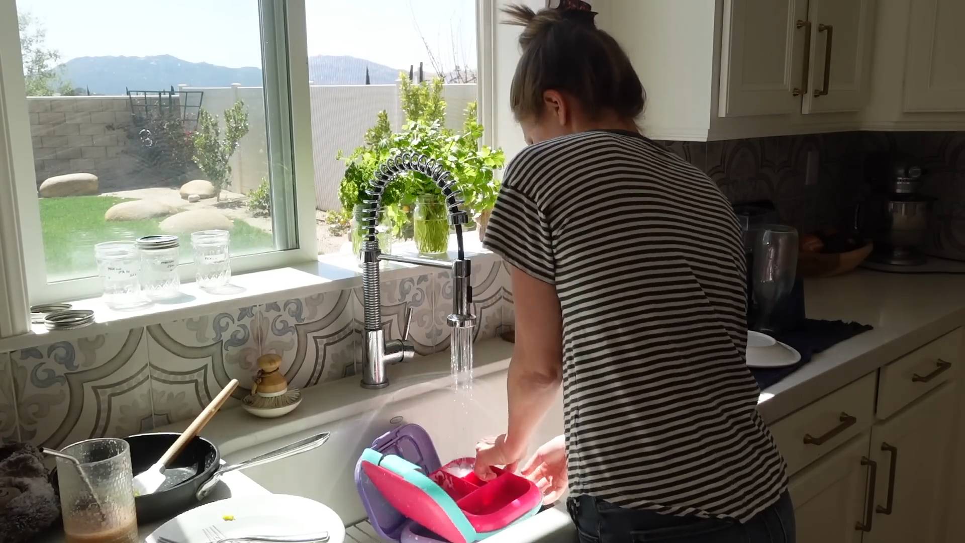 Mom hacks clean home kids